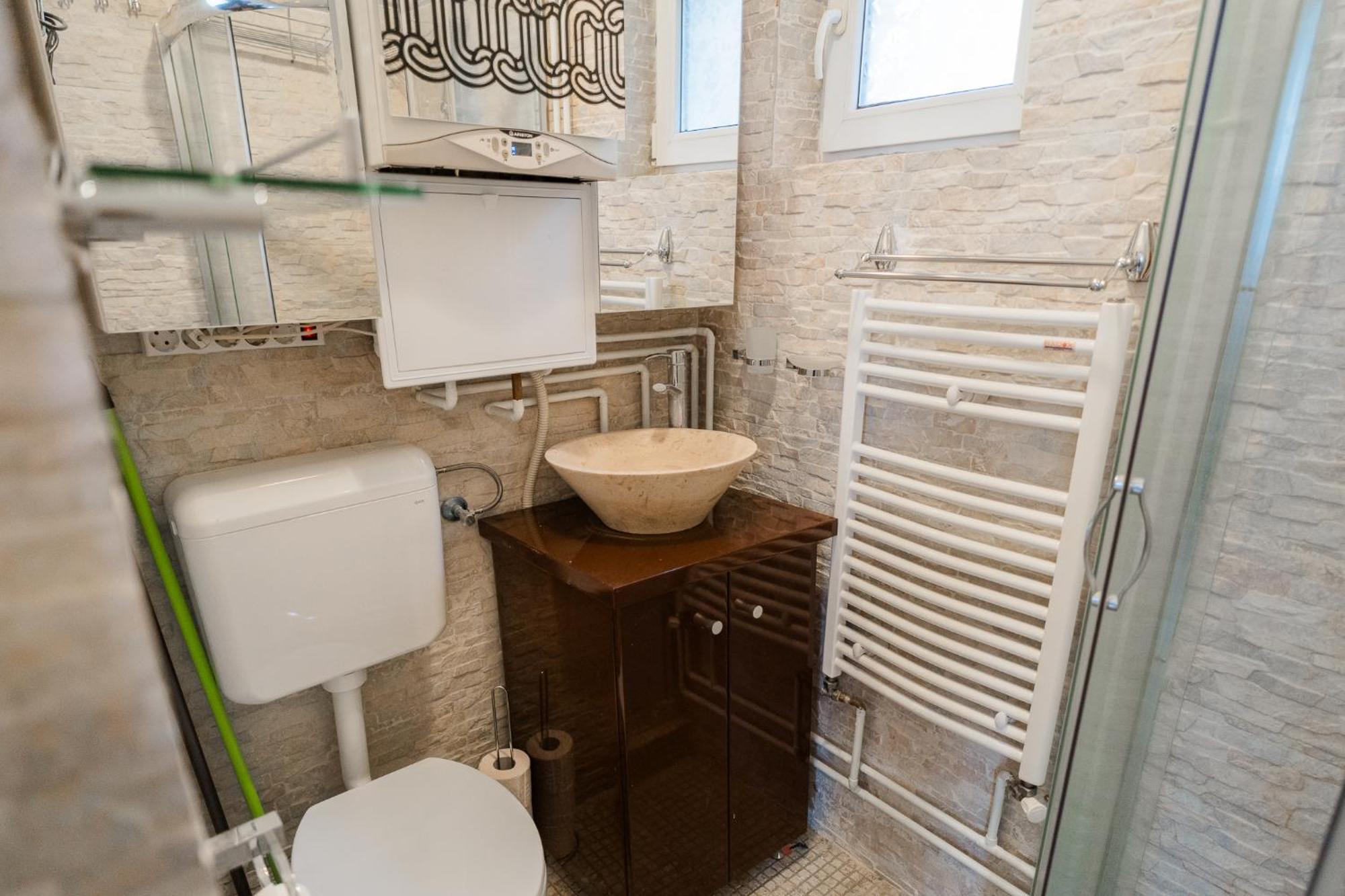 Apartamento Ultra White & Lila Bucarest